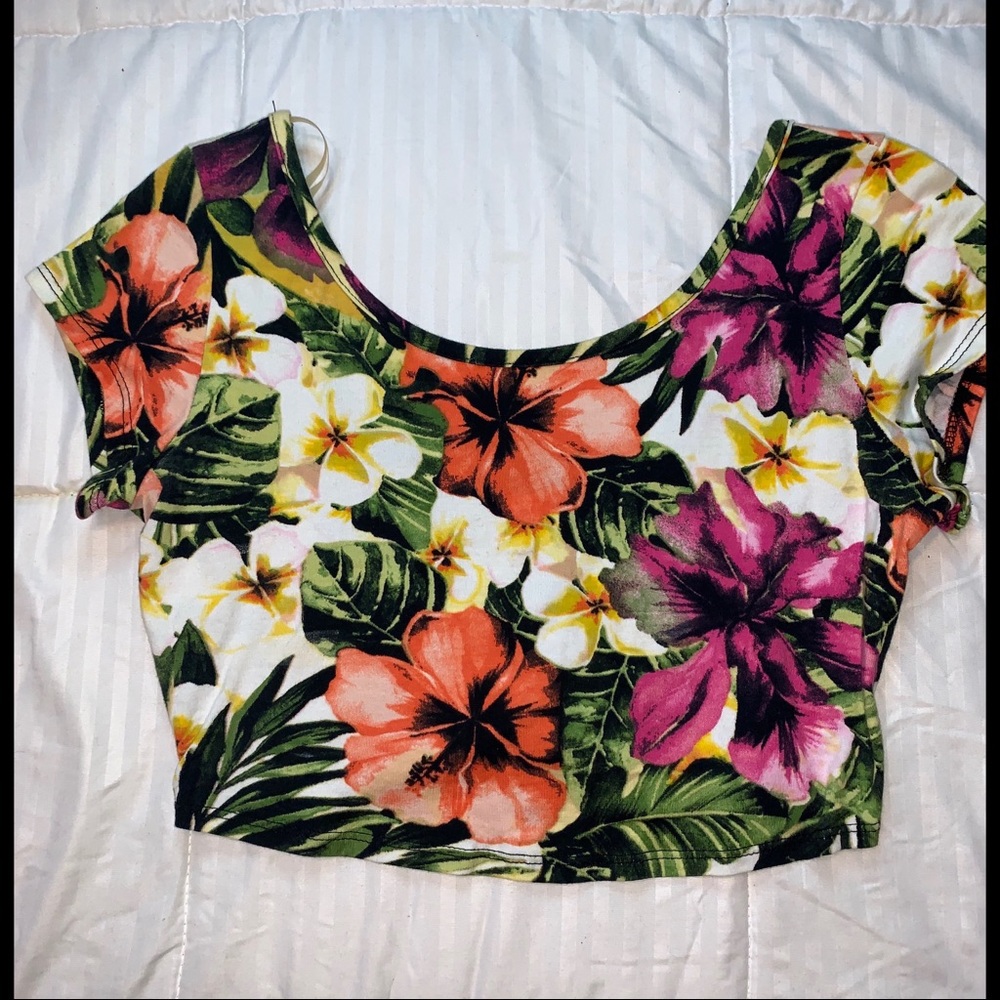 Floral cropped top